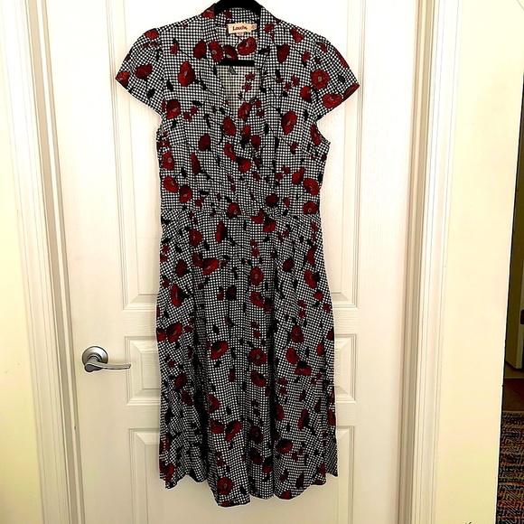 Louche Dresses & Skirts - Gorgeous, vintage summertime dress with pockets!